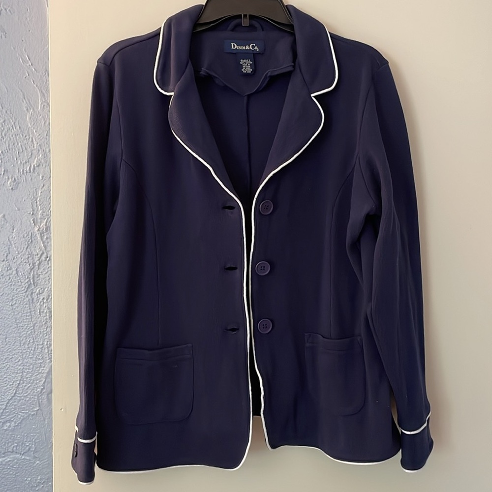Denim & Co. Women's Navy Blazer with White Trim, size small